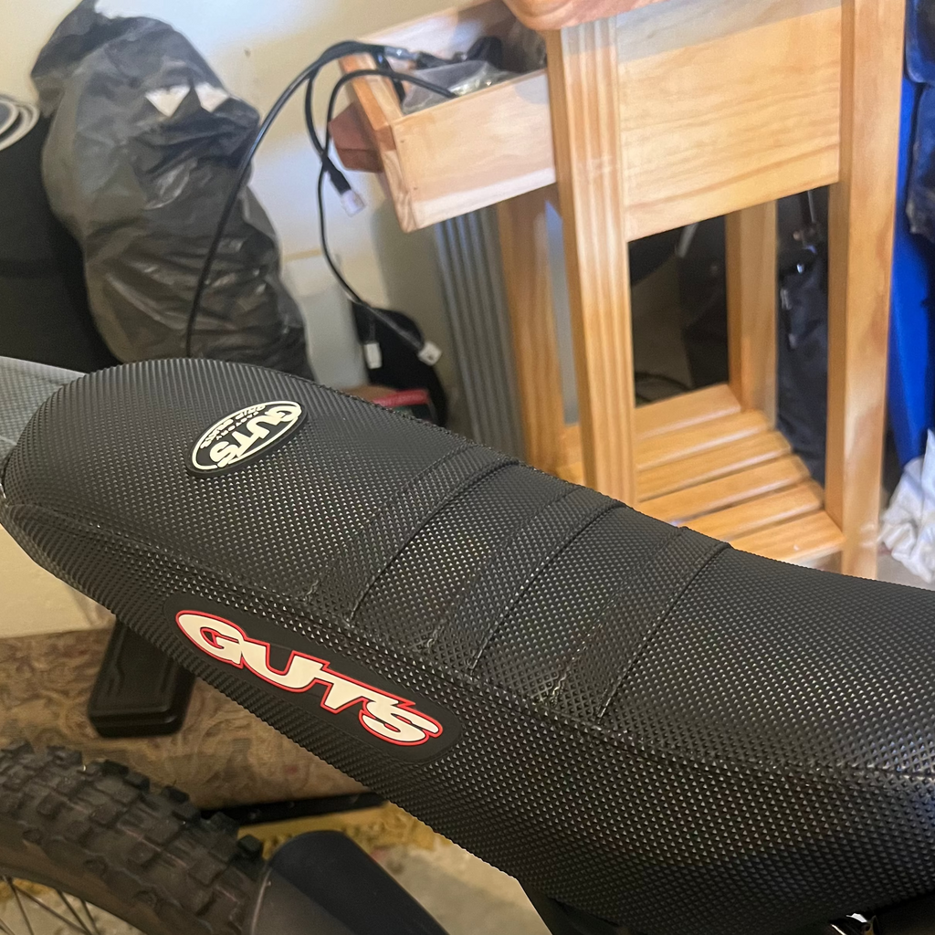 Light bee x guts seat cover