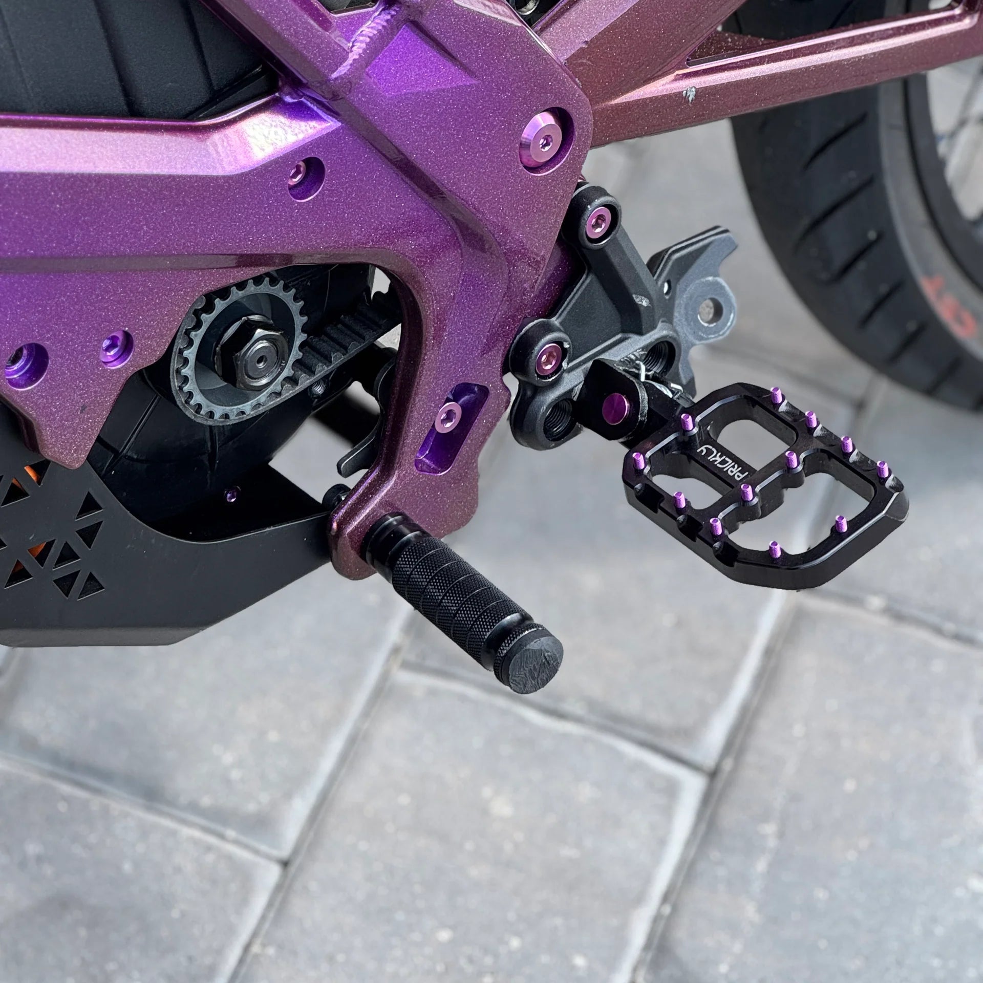 Foot lock talaria and lbx